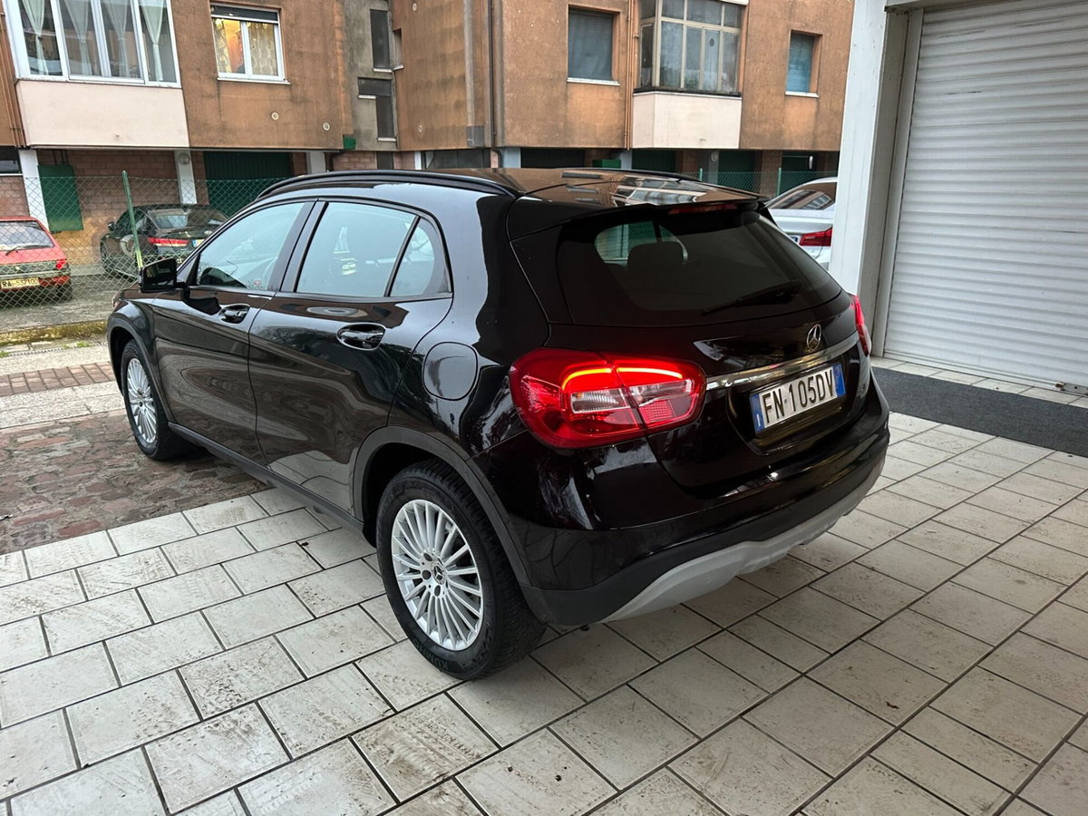 Mercedes-Benz GLA SUV 180 d Automatic Business (13)
