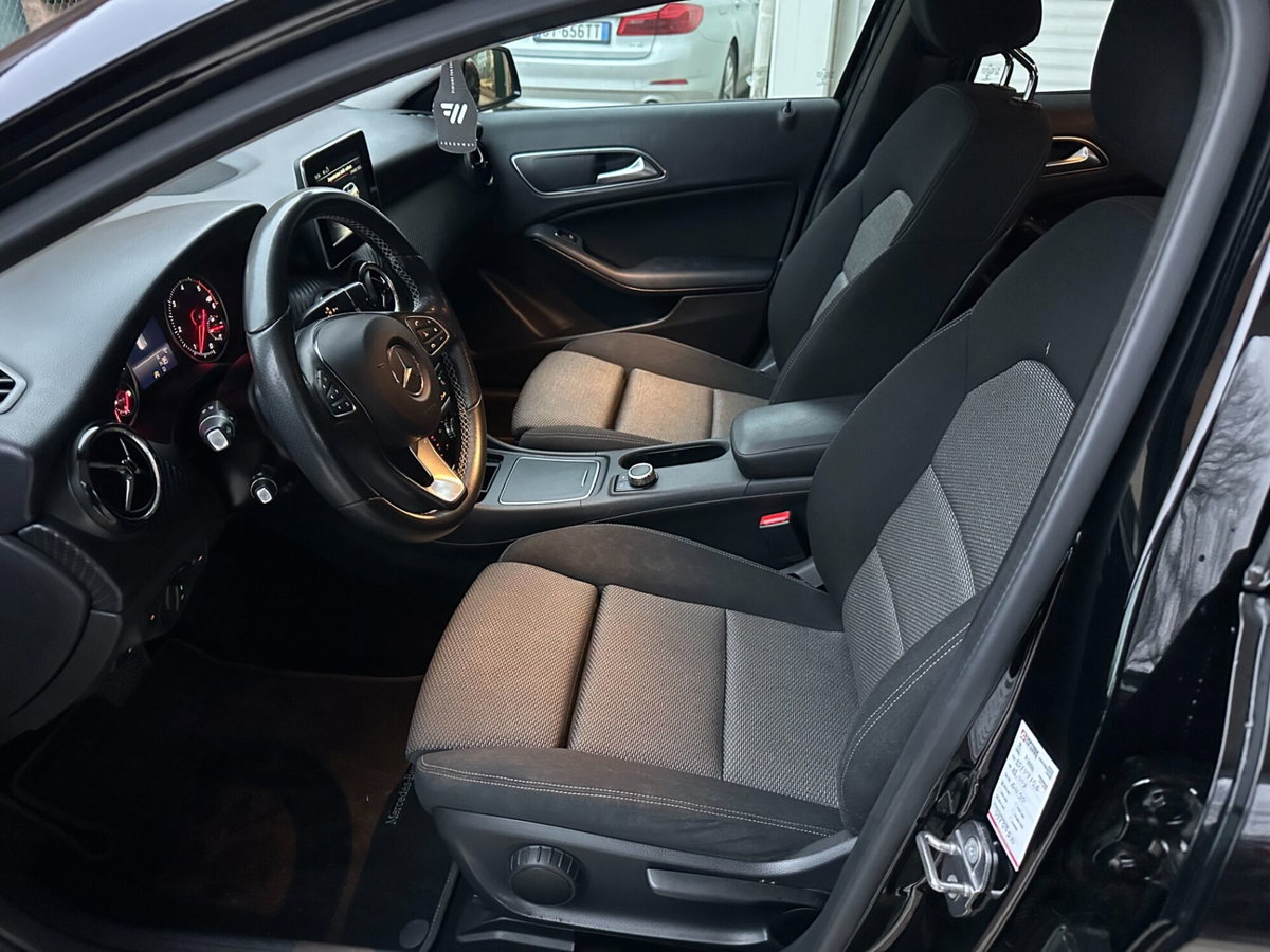 Mercedes-Benz GLA SUV 180 d Automatic Business (16)