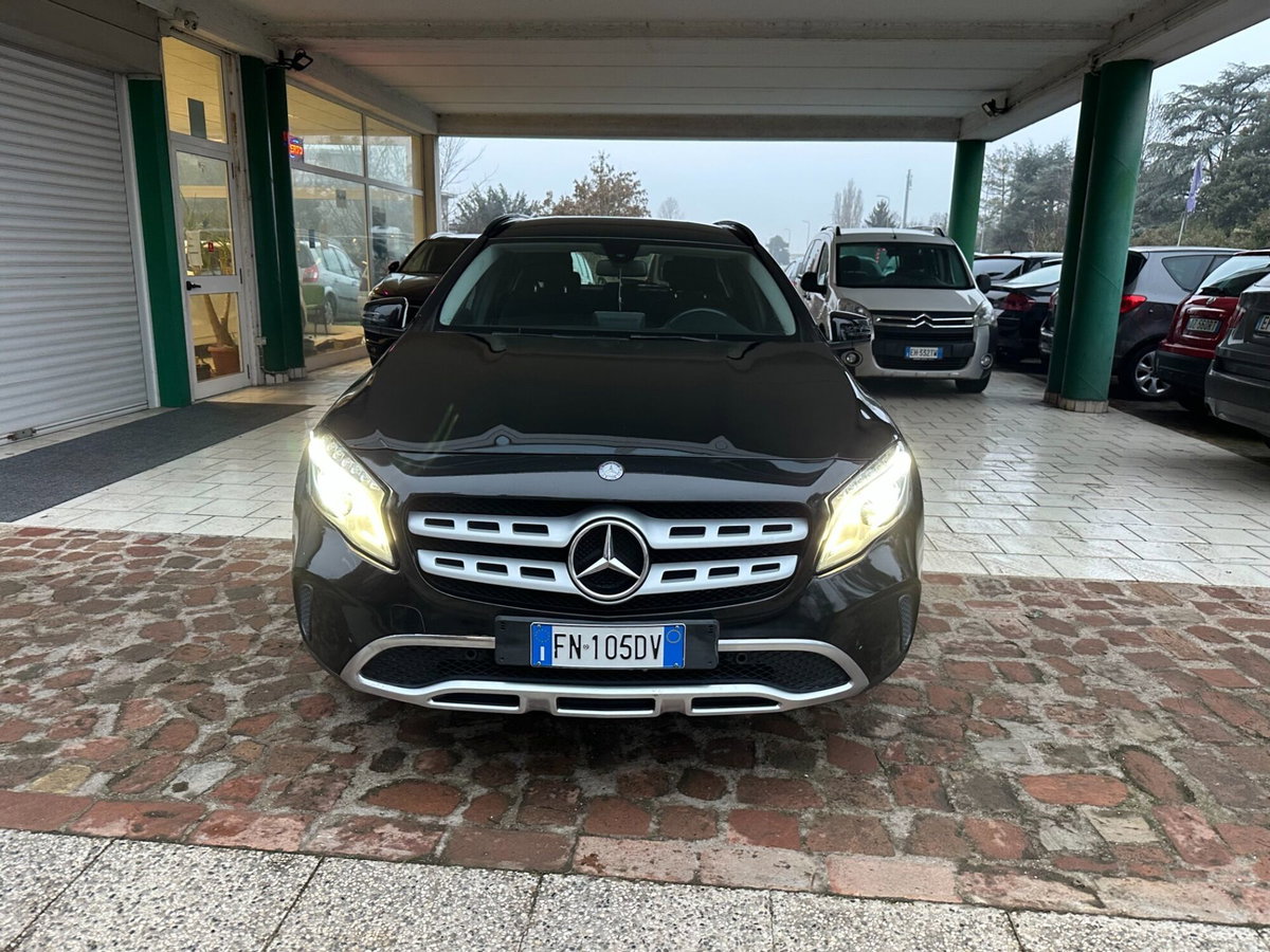 Mercedes-Benz GLA SUV 180 d Automatic Business (2)