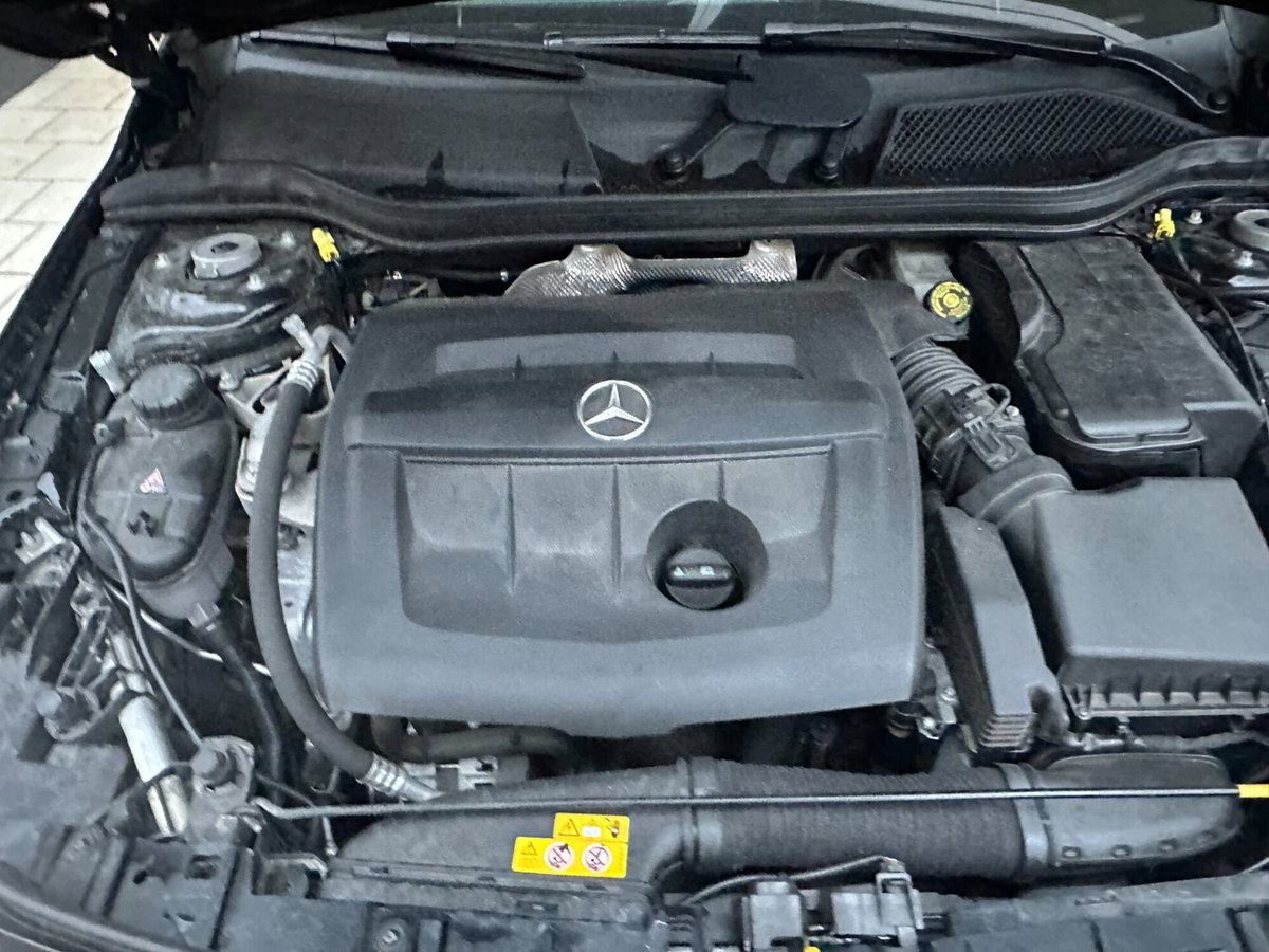 Mercedes-Benz GLA SUV 180 d Automatic Business (20)