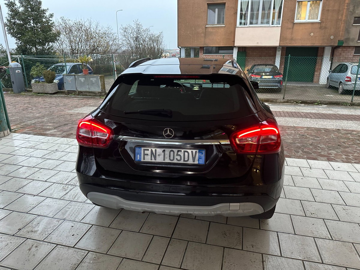 Mercedes-Benz GLA SUV 180 d Automatic Business (9)