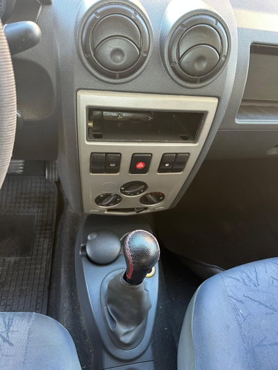 Dacia Logan 1.4 (16)