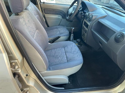 Dacia Logan 1.4 (6)