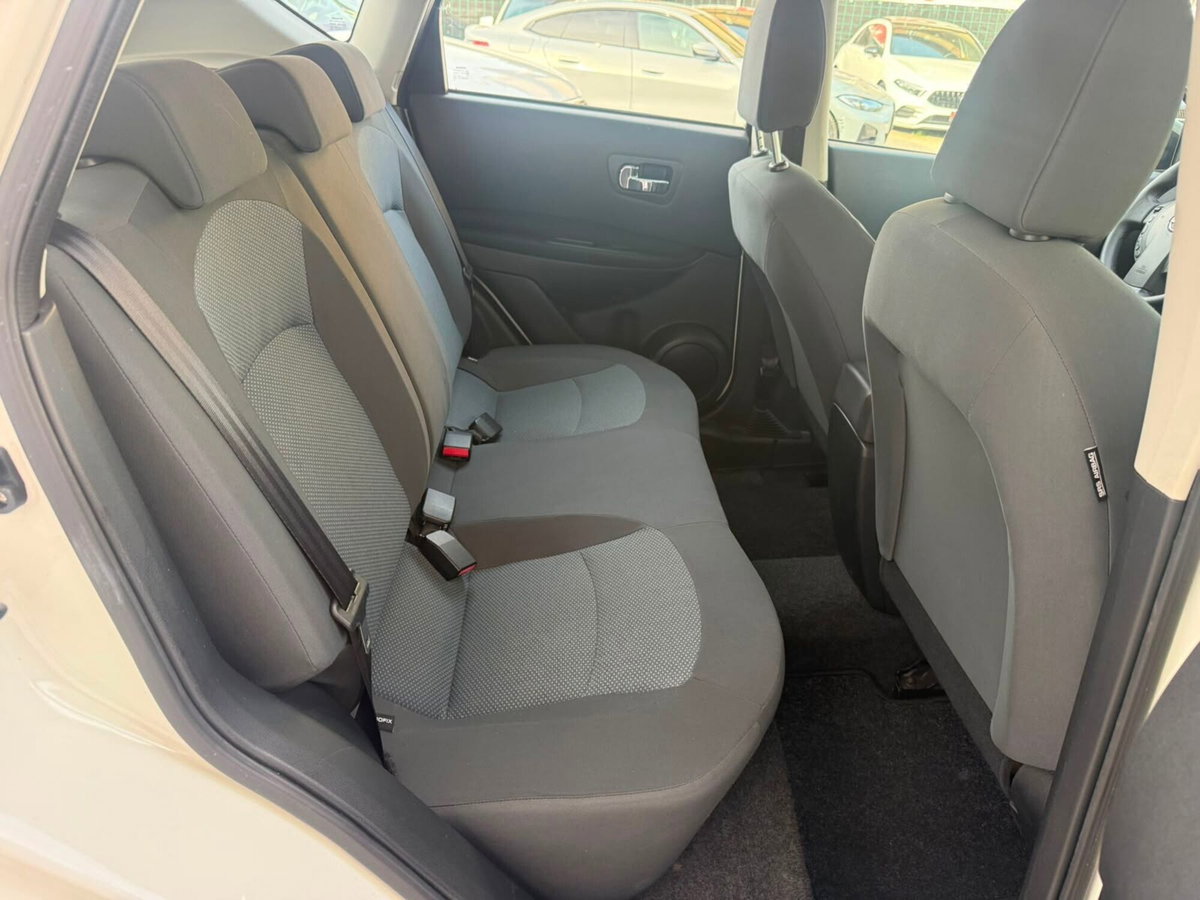 Nissan Qashqai 1.5 dCi DPF Acenta (19)