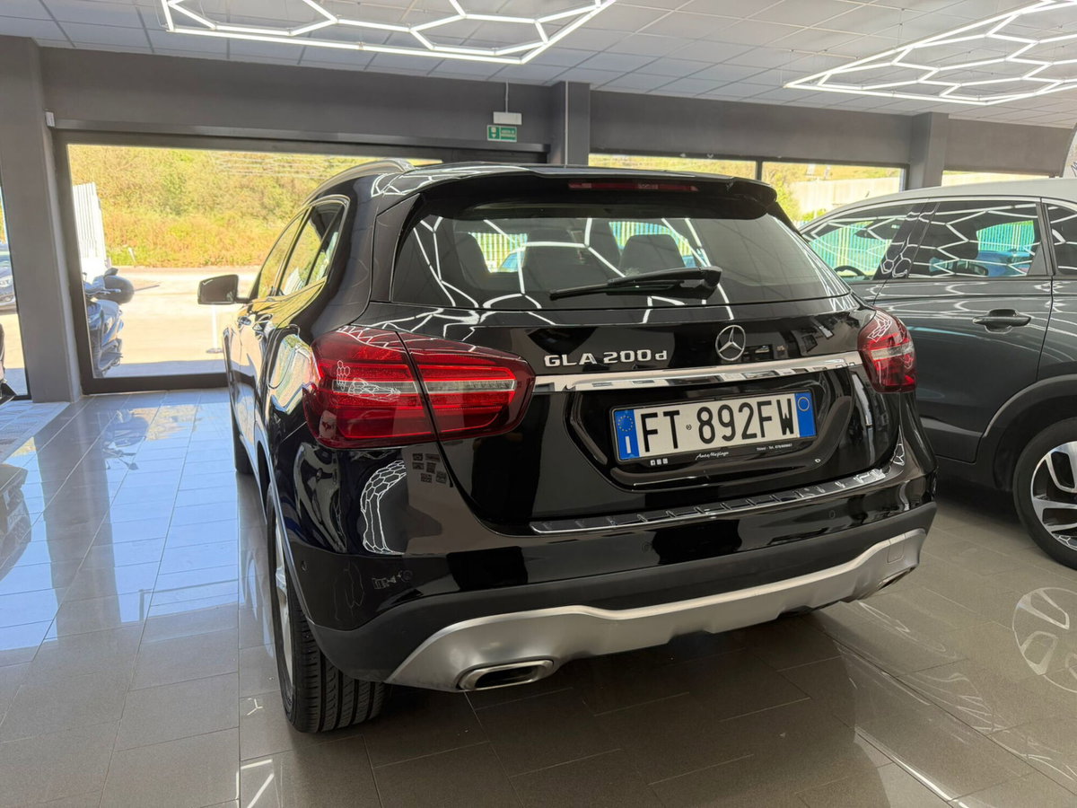 Mercedes-Benz GLA SUV 200 d Automatic Sport (4)