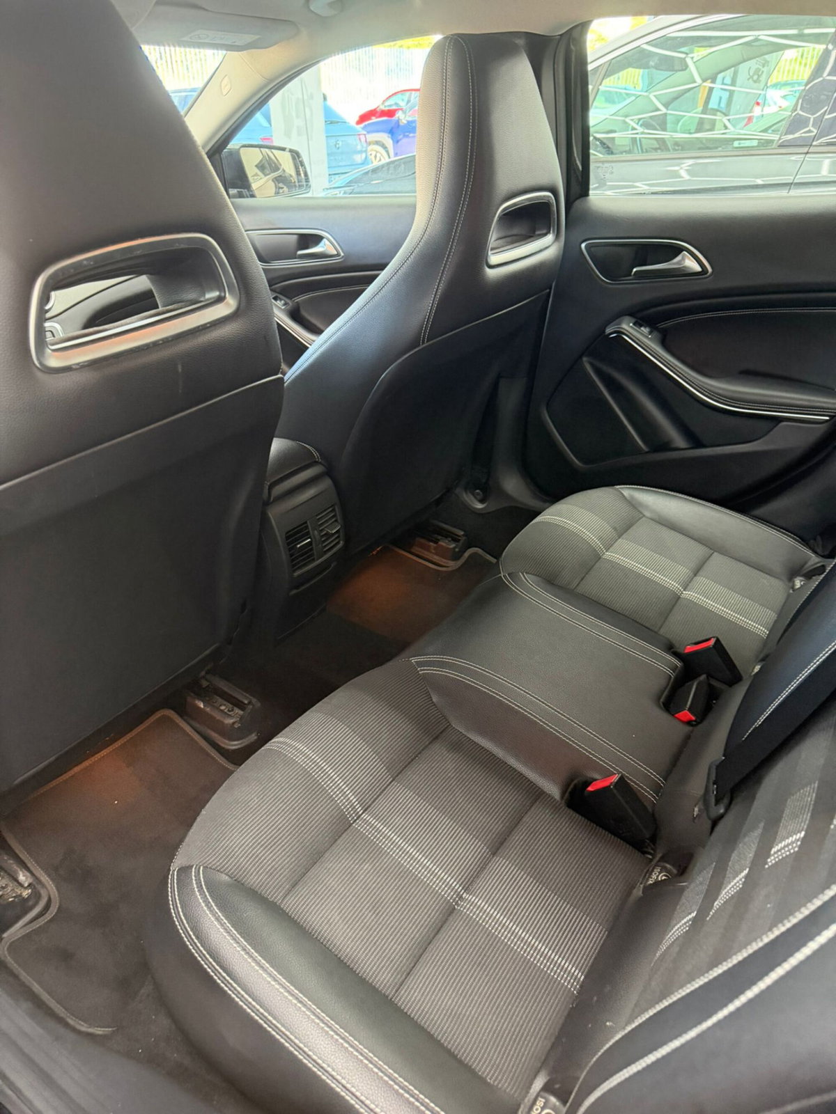 Mercedes-Benz GLA SUV 200 d Automatic Sport (6)