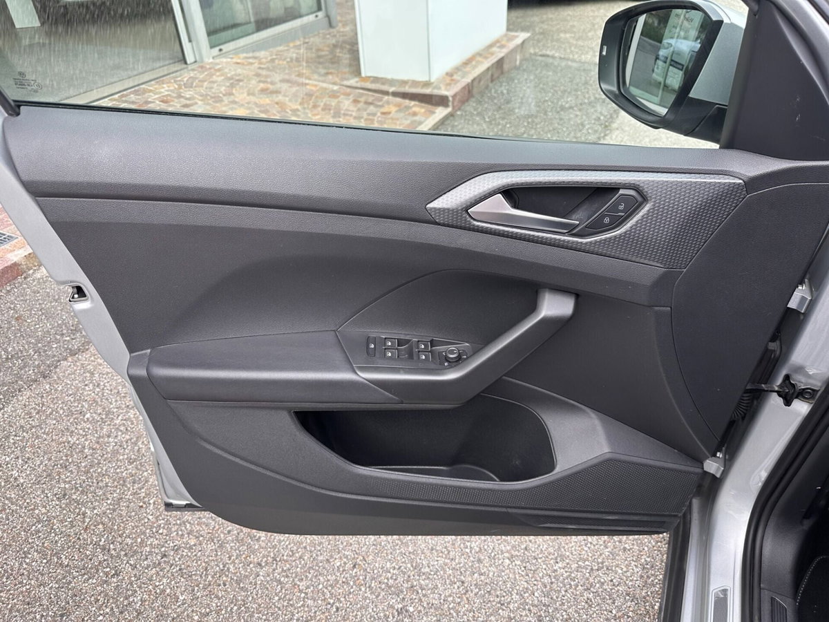 Volkswagen T-Cross 1.0 TSI 110 CV DSG Sport (16)