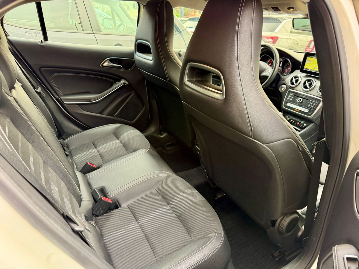 Mercedes-Benz GLA SUV 180 d Sport (8)