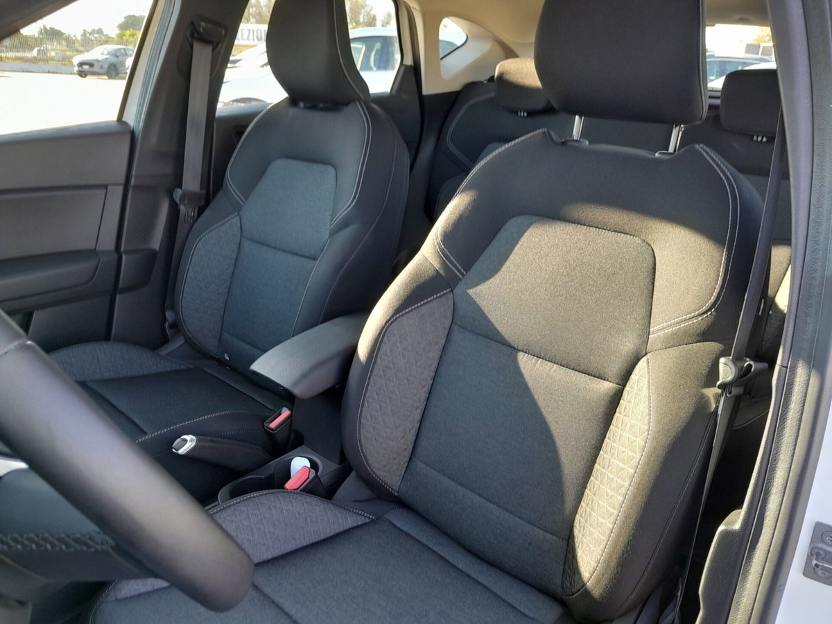 Renault Captur Full Hybrid E-Tech 145 CV Equilibre (20)