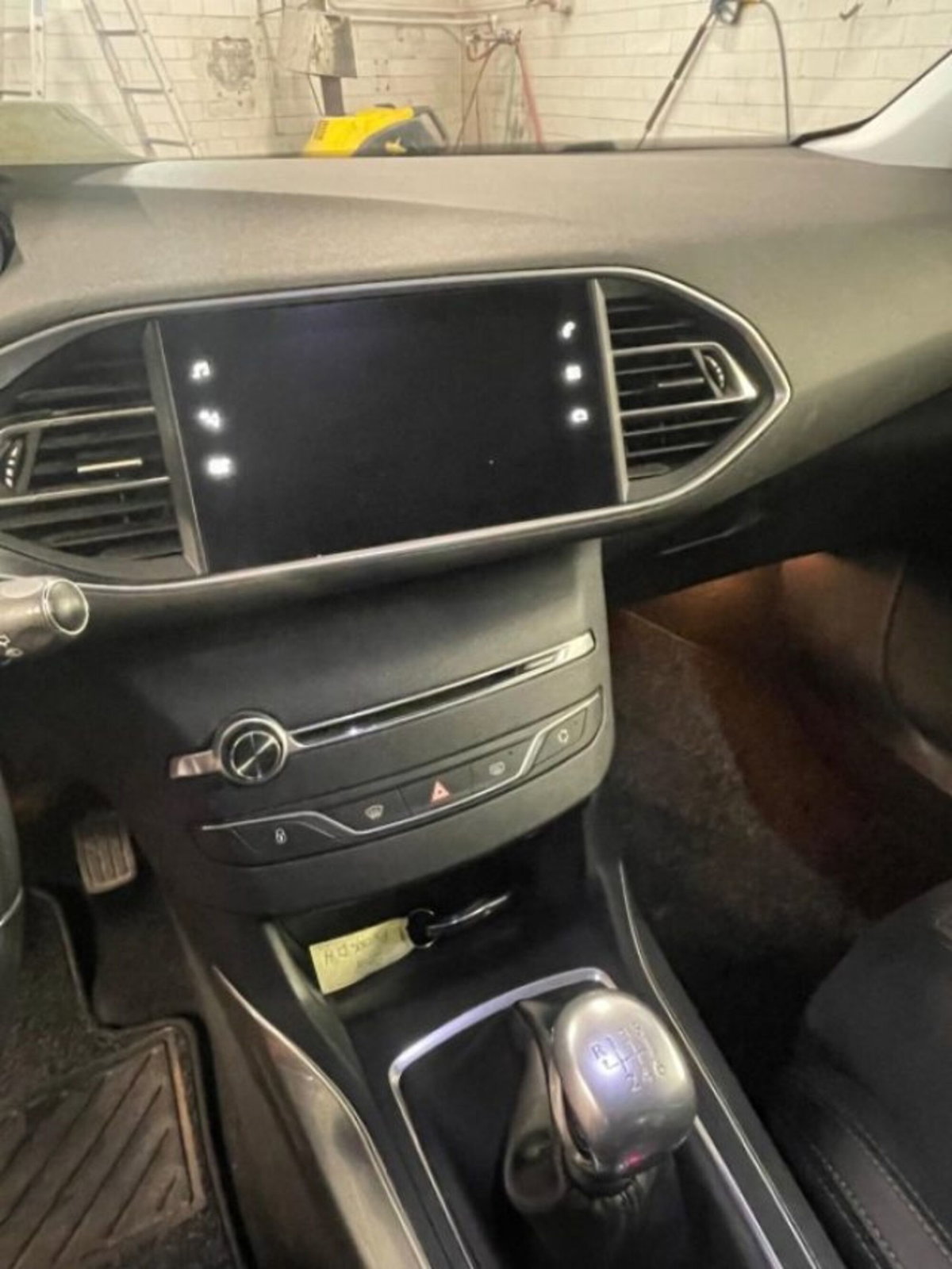 Peugeot 308 BlueHDi 130 S&S Allure (6)