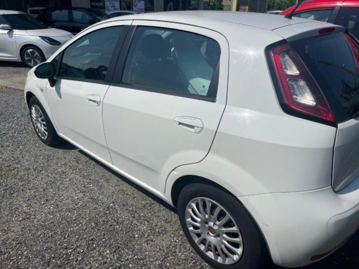 Fiat Punto 1.3 MJT II S&S 85 CV 5 porte ECO Street (8)