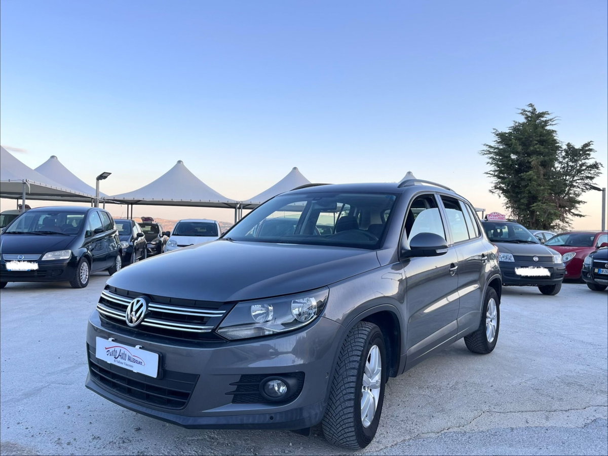 Volkswagen Tiguan 2.0 TDI 110 CV Sport & Style BlueMotion Tech. (2)
