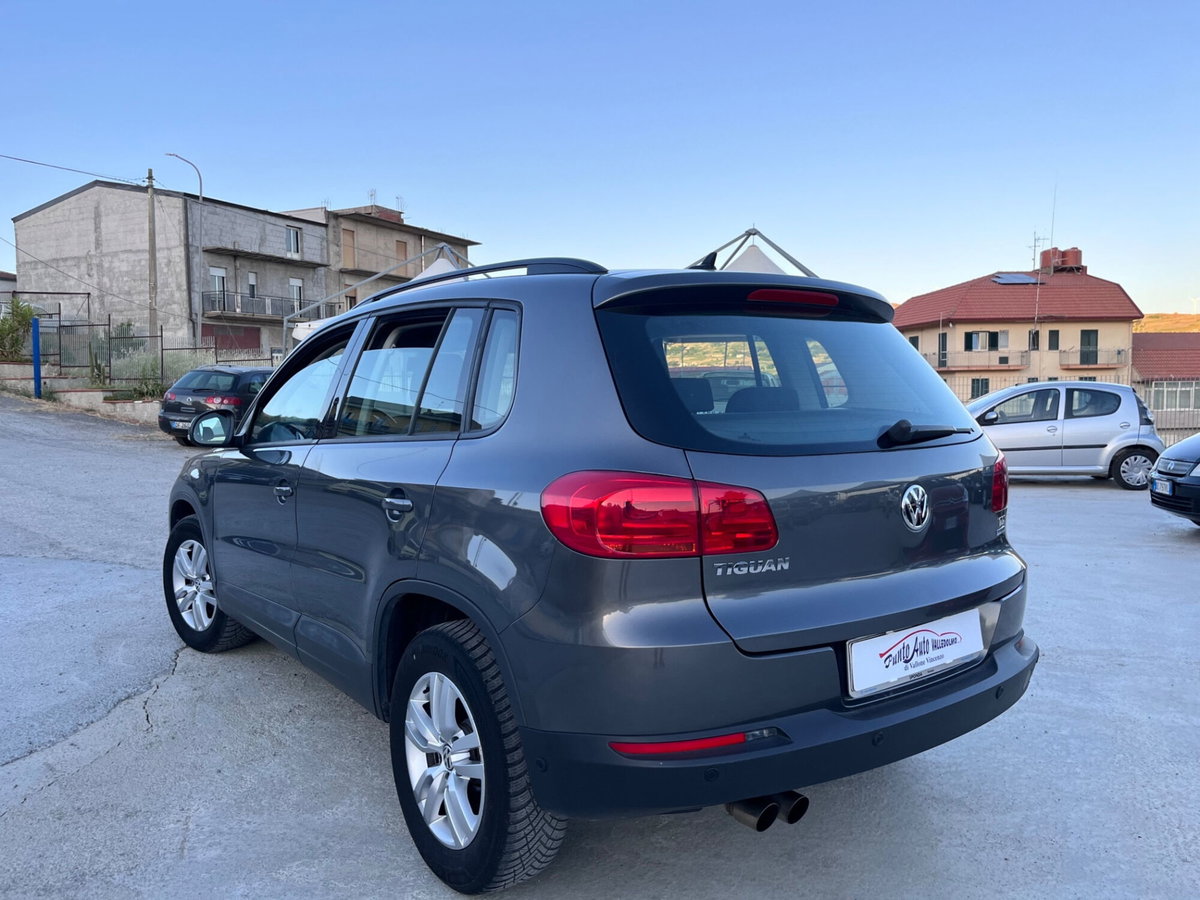Volkswagen Tiguan 2.0 TDI 110 CV Sport & Style BlueMotion Tech. (5)