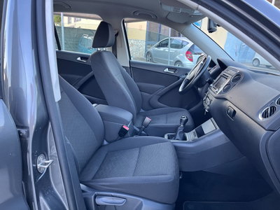 Volkswagen Tiguan 2.0 TDI 110 CV Sport & Style BlueMotion Tech. (8)