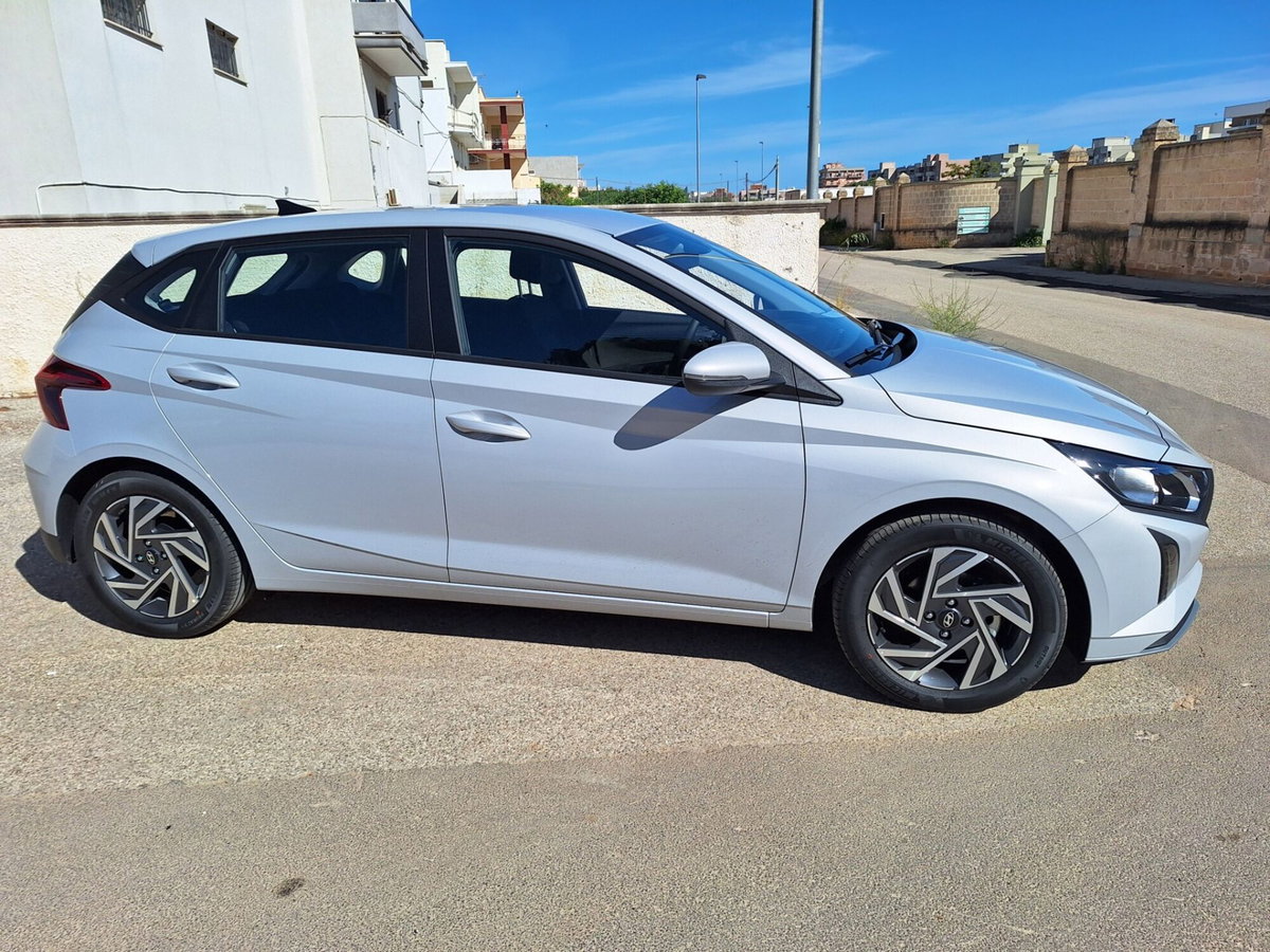 Hyundai i20 1.2 MPI MT GPL ConnectLine (10)