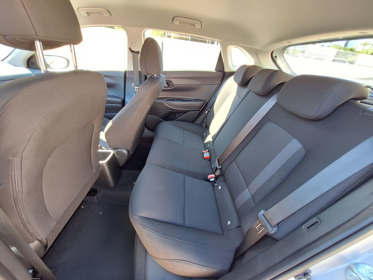 Hyundai i20 1.2 MPI MT GPL ConnectLine (17)