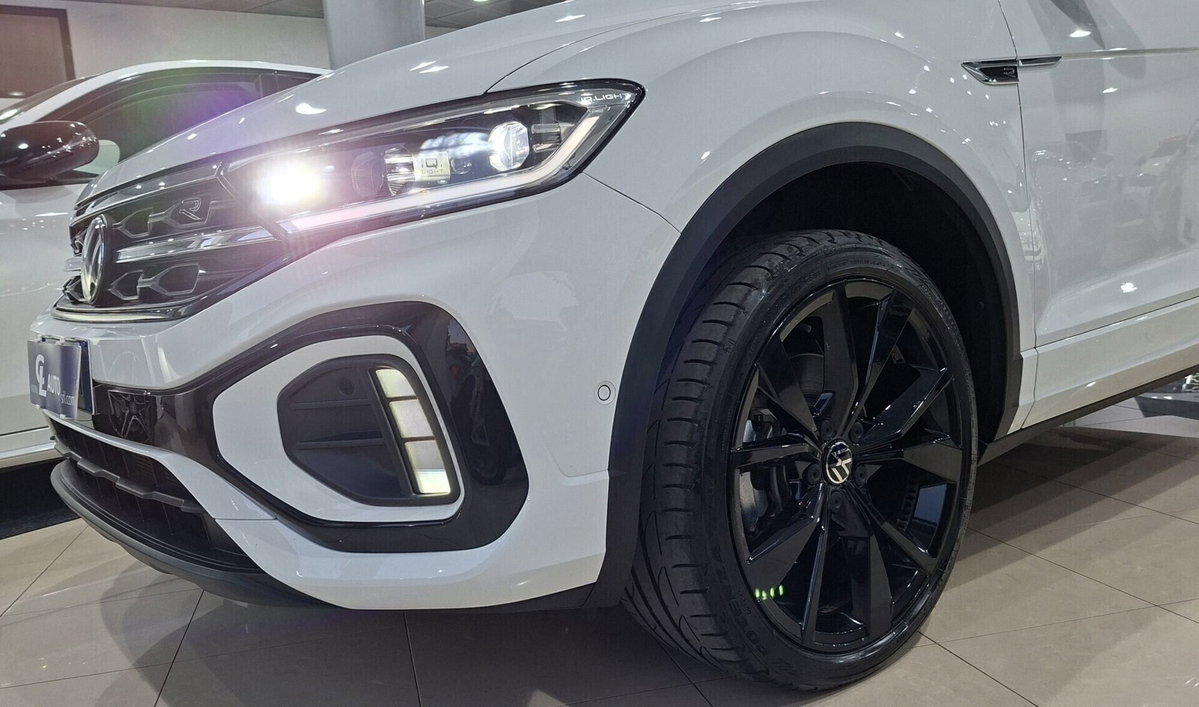 Volkswagen T-Roc 2.0 tdi R-Line 4motion 150cv dsg (12)