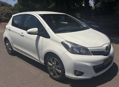 Toyota Yaris 1.D-4D 5 porte Lounge usata