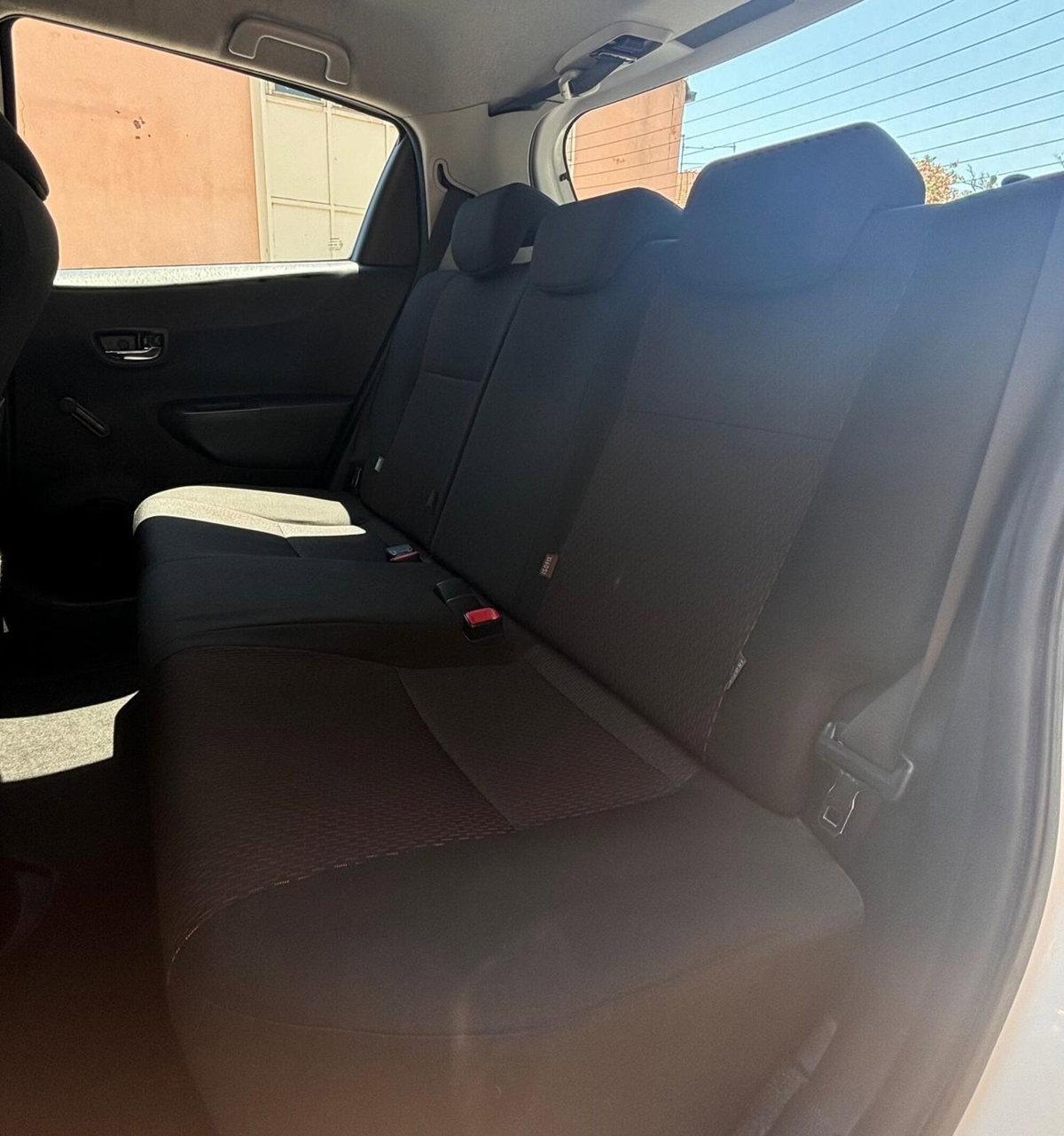 Toyota Yaris 1.D-4D 5 porte Lounge (10)