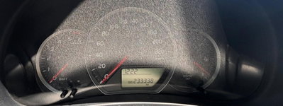 Toyota Yaris 1.D-4D 5 porte Lounge (15)
