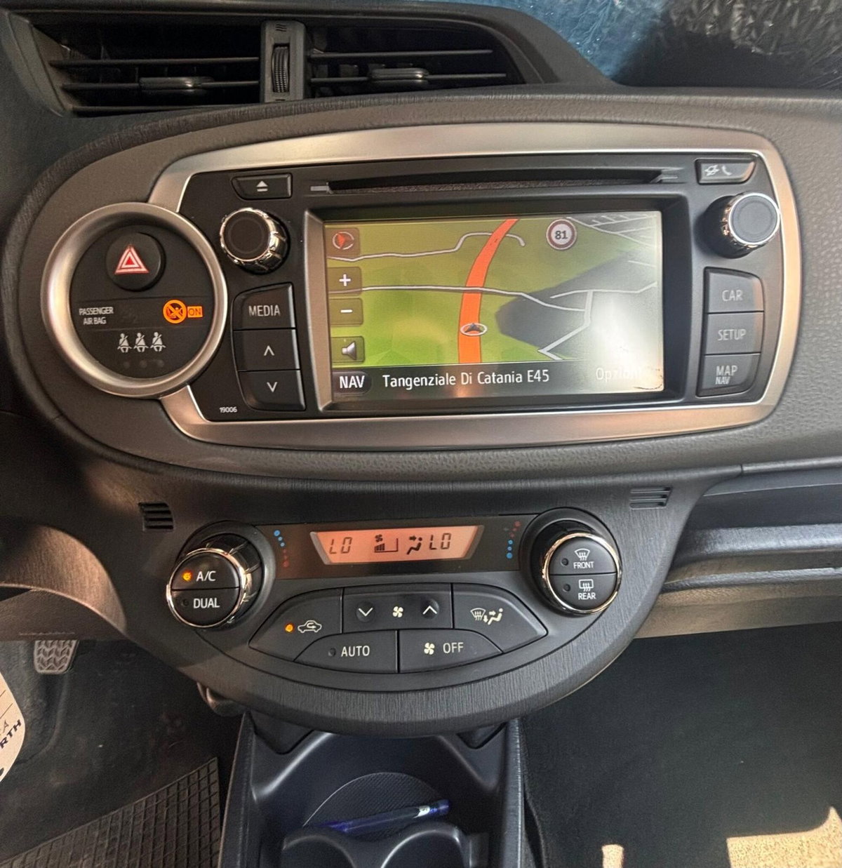 Toyota Yaris 1.D-4D 5 porte Lounge (16)
