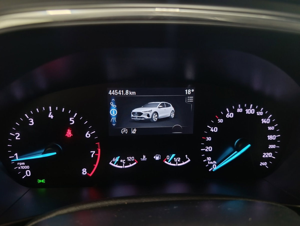 Ford Focus 1.0 EcoBoost Hybrid 125 CV 5p. Active Design (14)
