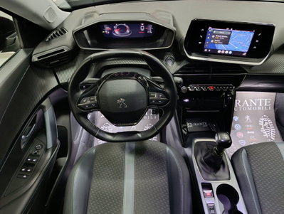 Peugeot 2008 PureTech 130 S&S Allure (13)