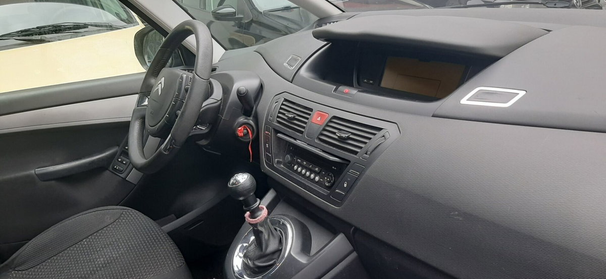 Citroen C4 Picasso 1.6 HDi 110 FAP Business (10)