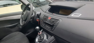 Citroen C4 Picasso 1.6 HDi 110 FAP Business (10)