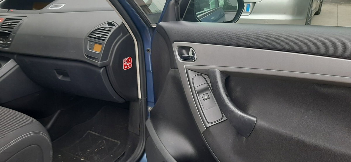 Citroen C4 Picasso 1.6 HDi 110 FAP Business (11)