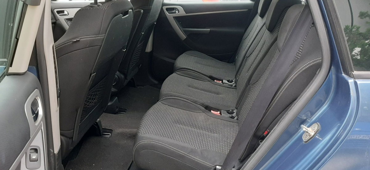 Citroen C4 Picasso 1.6 HDi 110 FAP Business (18)