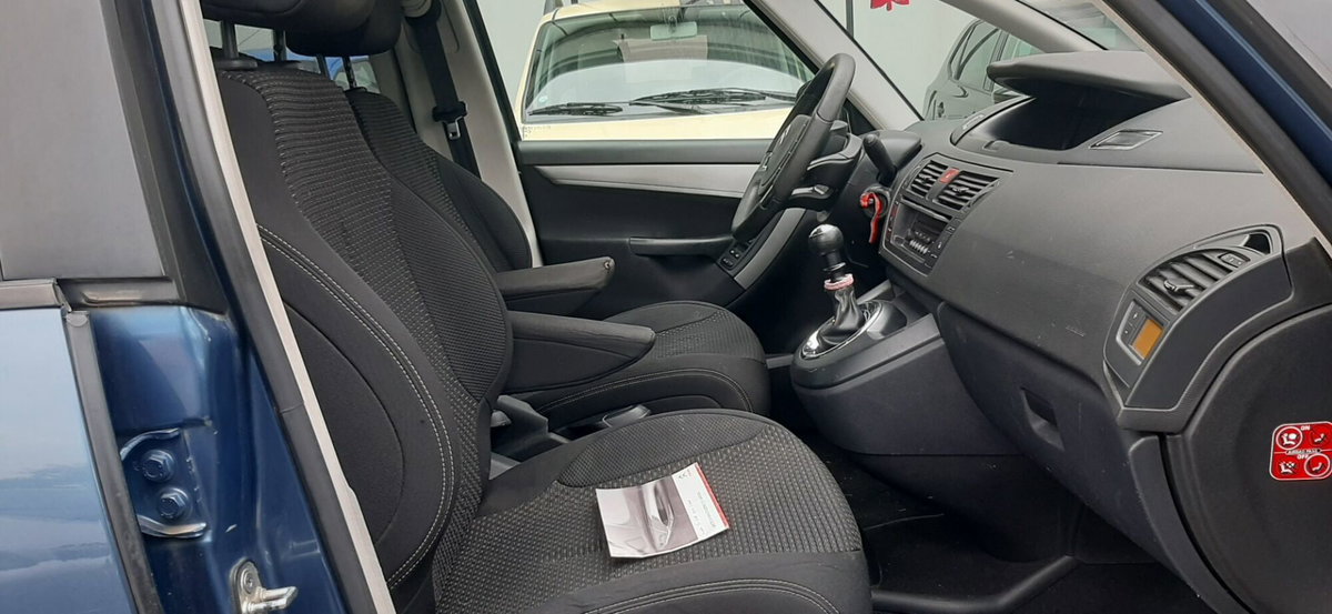 Citroen C4 Picasso 1.6 HDi 110 FAP Business (9)