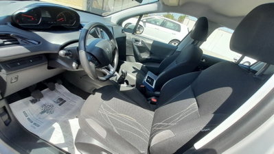 Peugeot 208 HDi 68 CV 5 porte Active (15)