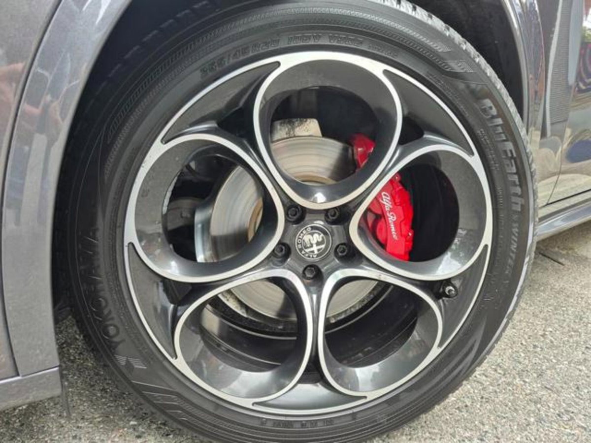 Alfa Romeo Stelvio Stelvio 2.2 Turbodiesel 210 CV AT8 Q4 Veloce (14)