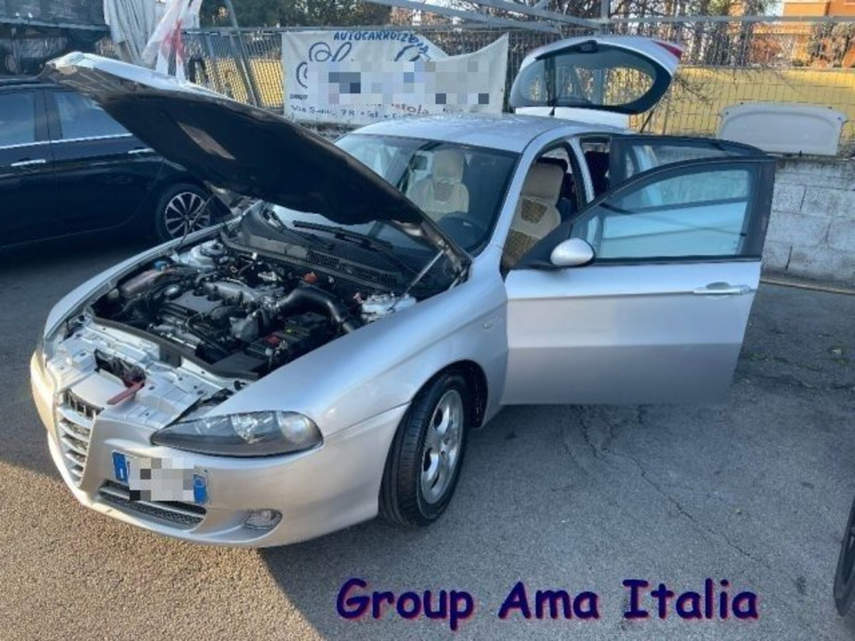 Alfa Romeo 147 1.9 JTD (120) 5 porte Progression (10)