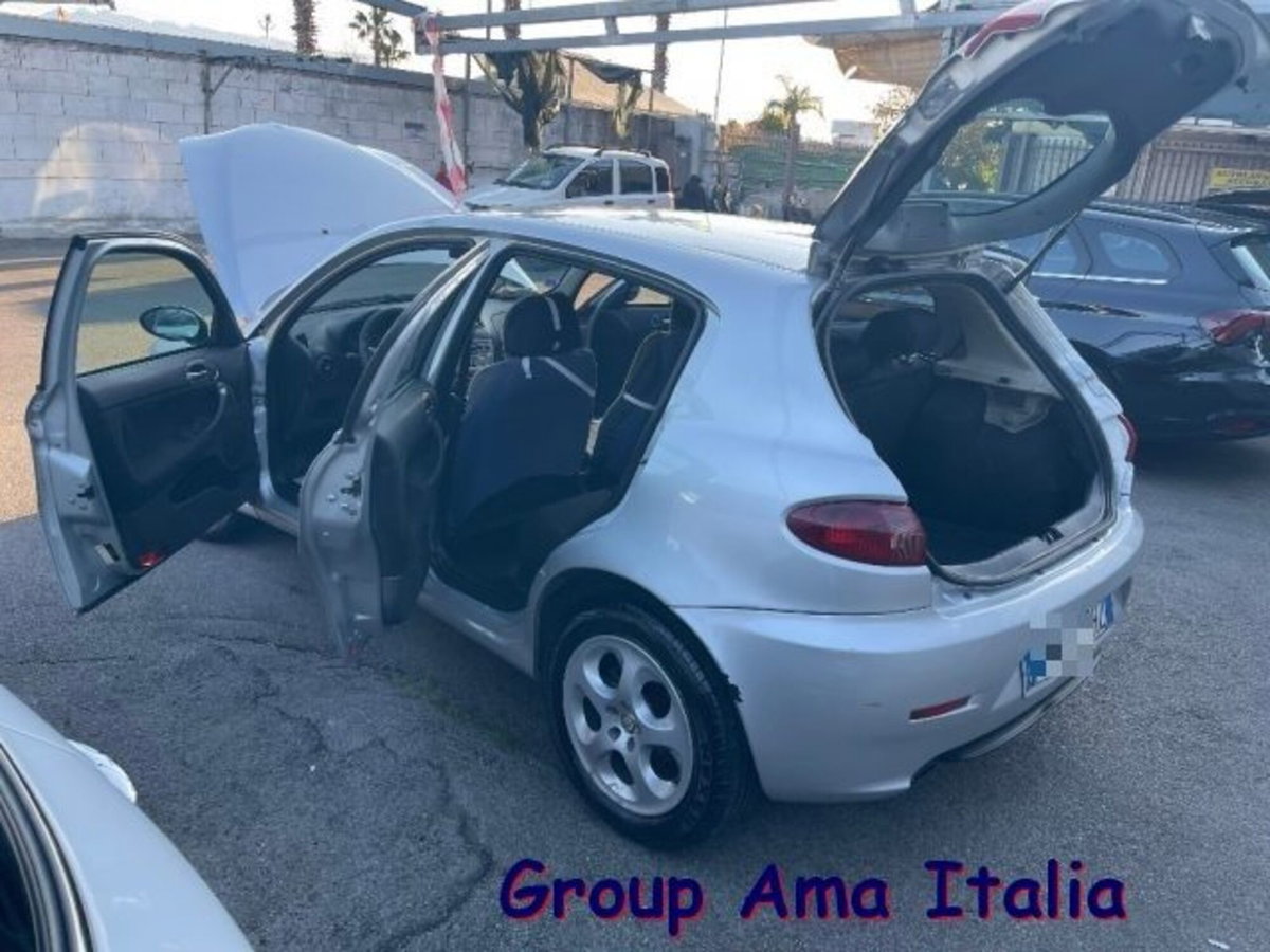 Alfa Romeo 147 1.9 JTD (120) 5 porte Progression (13)