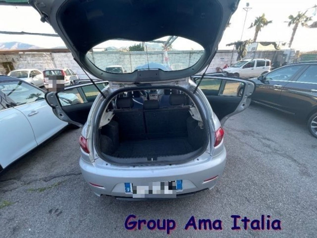 Alfa Romeo 147 1.9 JTD (120) 5 porte Progression (14)