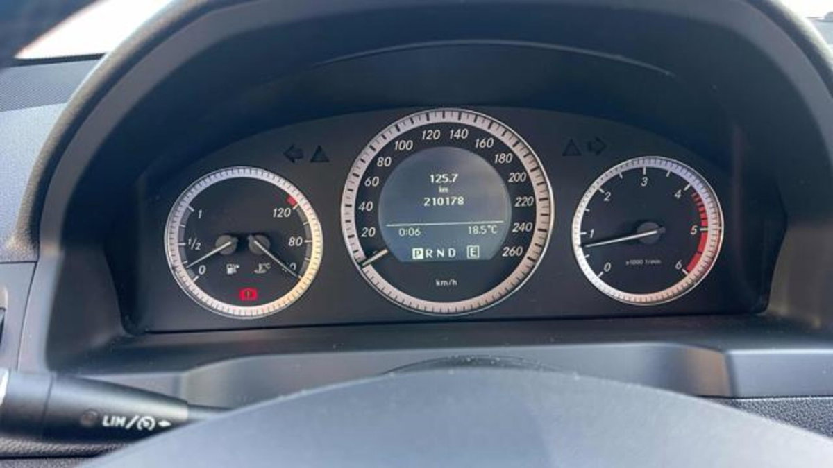 Mercedes-Benz Classe C Station Wagon 200 CDI BlueEFFICIENCY Elegance (5)