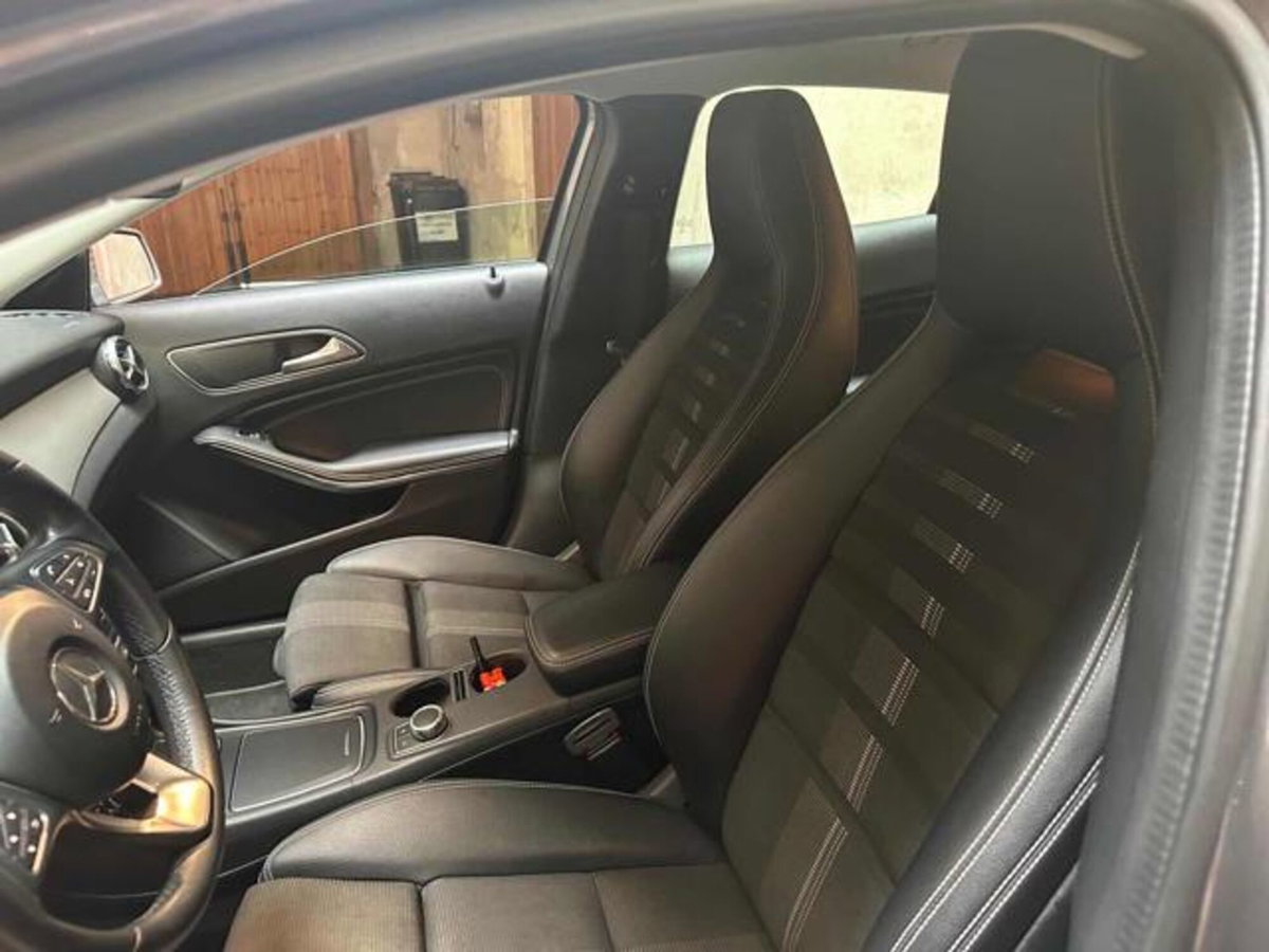 Mercedes-Benz GLA SUV 200 d Automatic 4Matic Sport (6)