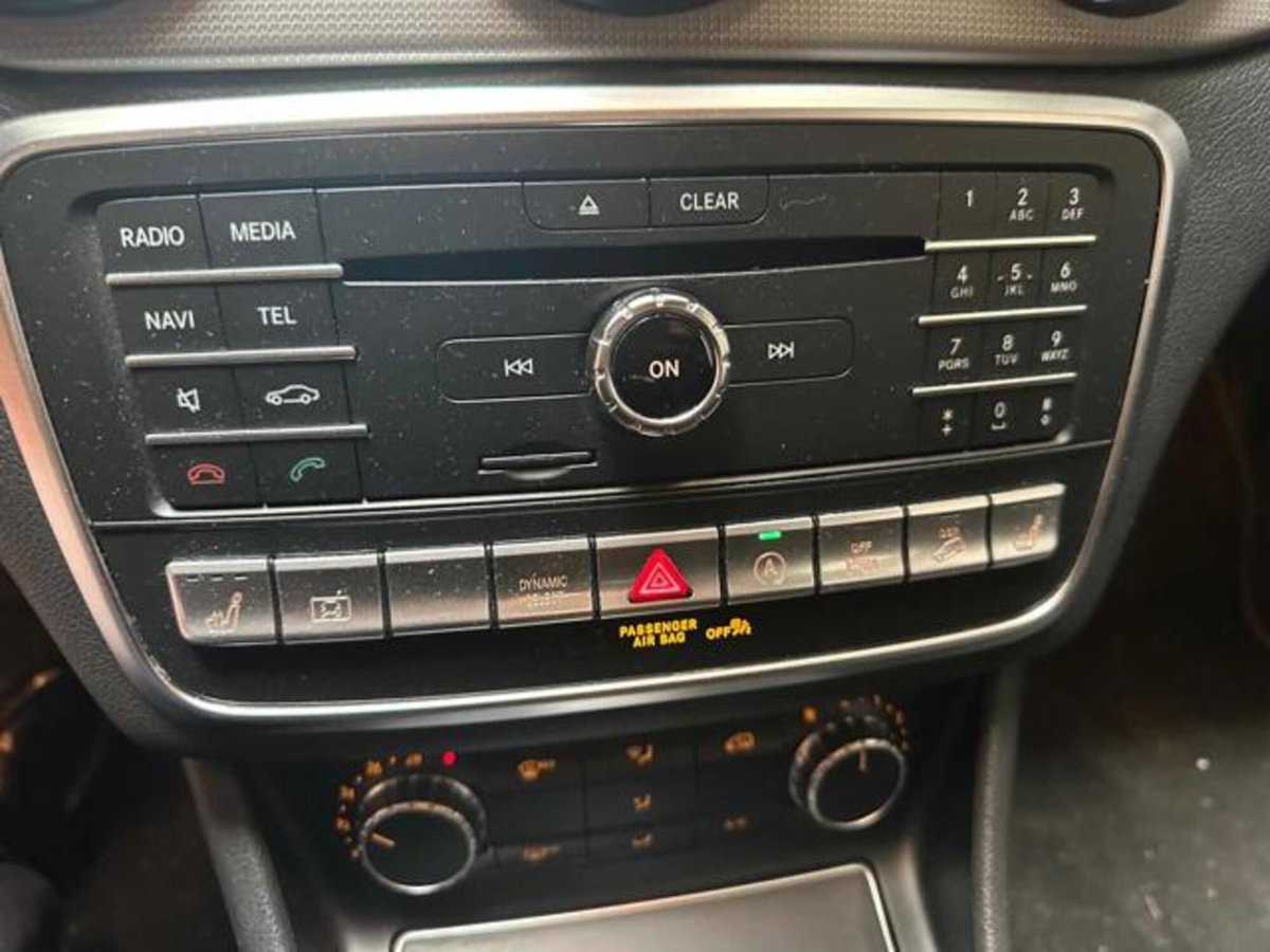 Mercedes-Benz GLA SUV 200 d Automatic 4Matic Sport (8)