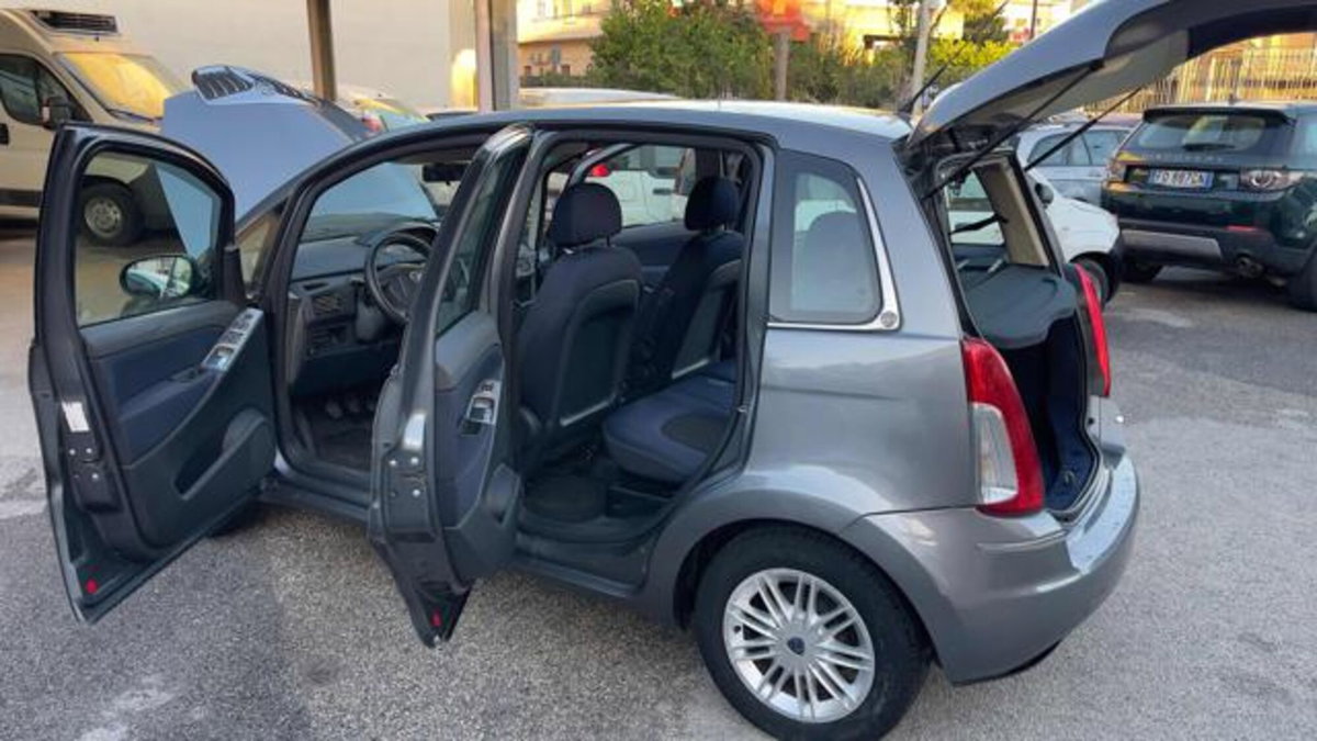 Lancia Musa 1.4 Diva Ecochic GPL (9)