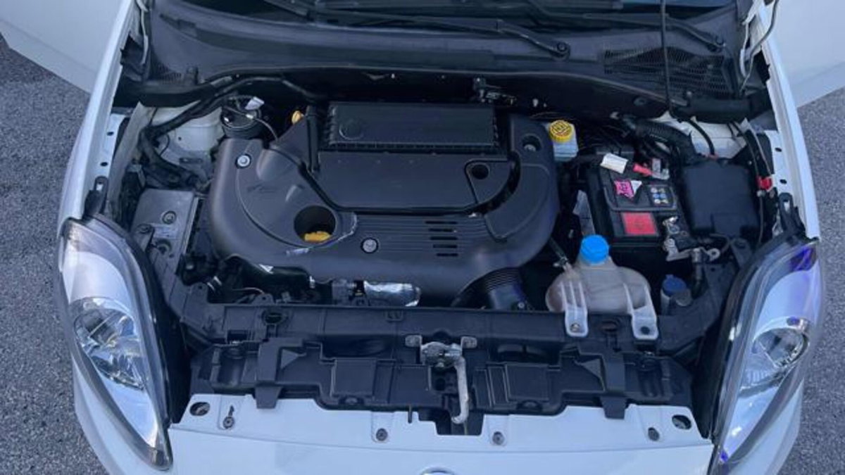 Fiat Punto 1.3 MJT II S&S 85 CV 5 porte ECO Easy (8)