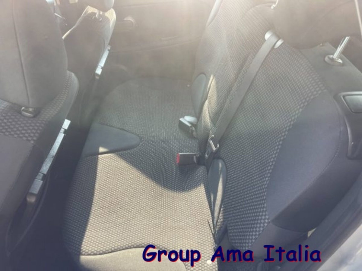Nissan Note 1.4 16V Sport (7)
