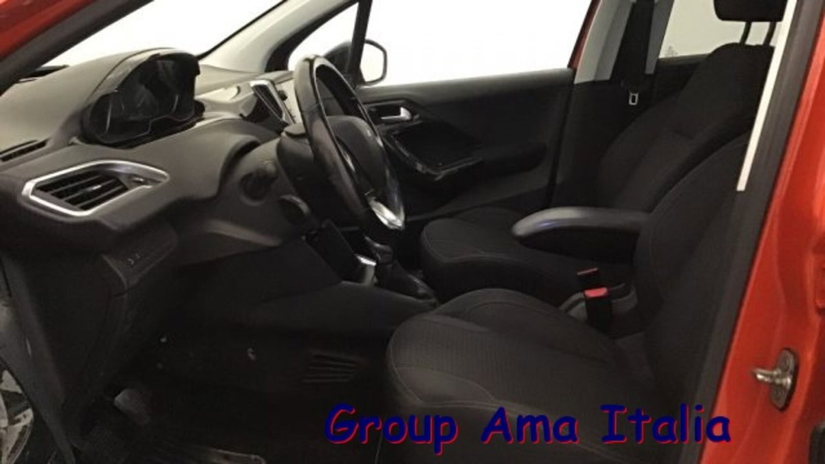 Peugeot 208 82 5 porte Allure (7)