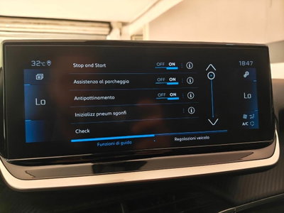 Peugeot 2008 BlueHDi 130 S&S EAT8 Allure Pack (11)