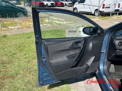 Toyota Auris Station Wagon 1.8 Hybrid Business Pack (16)