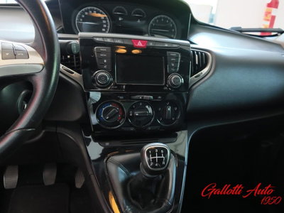 Lancia Ypsilon 1.2 69 CV 5 porte Gold (11)