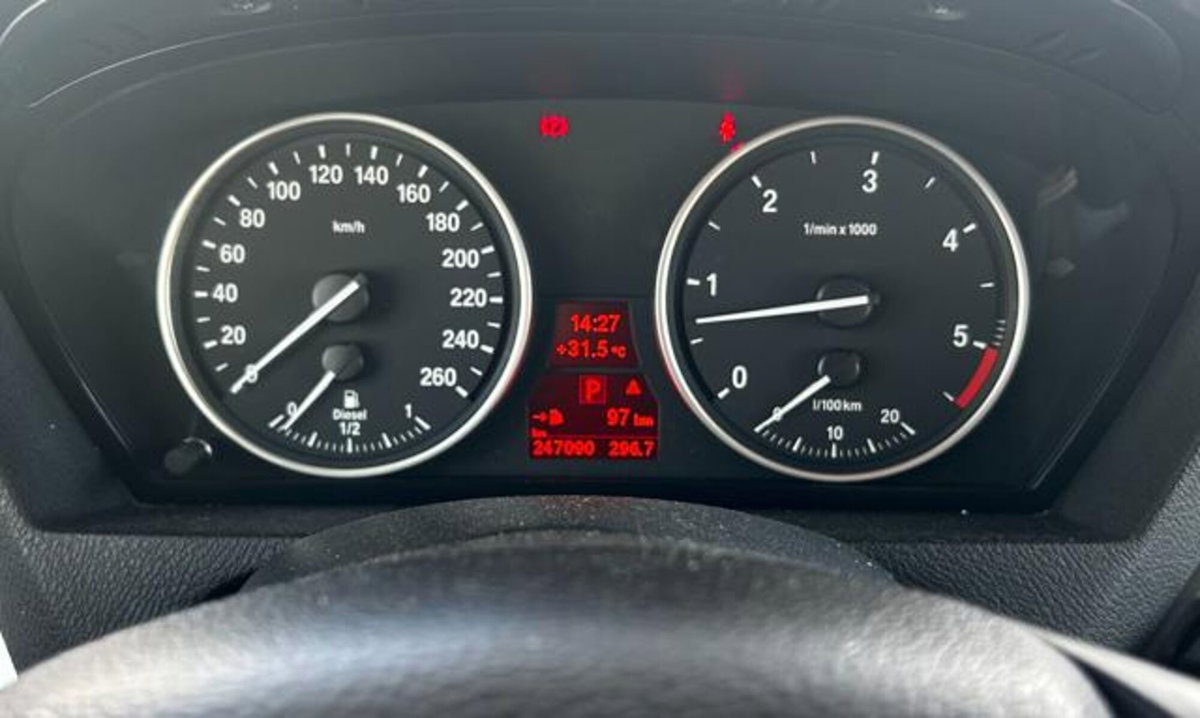 BMW X5 3.0sd cat Futura (4)
