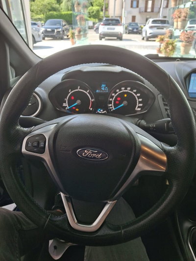 Ford Fiesta 1.5 TDCi 75CV 5 porte ST-Line (13)