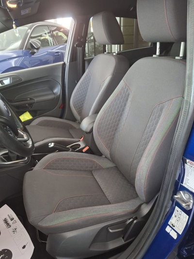 Ford Fiesta 1.5 TDCi 75CV 5 porte ST-Line (16)